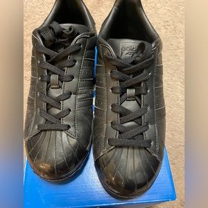 Adidas ladies superstar glossy toe in black size 6.5 shoes